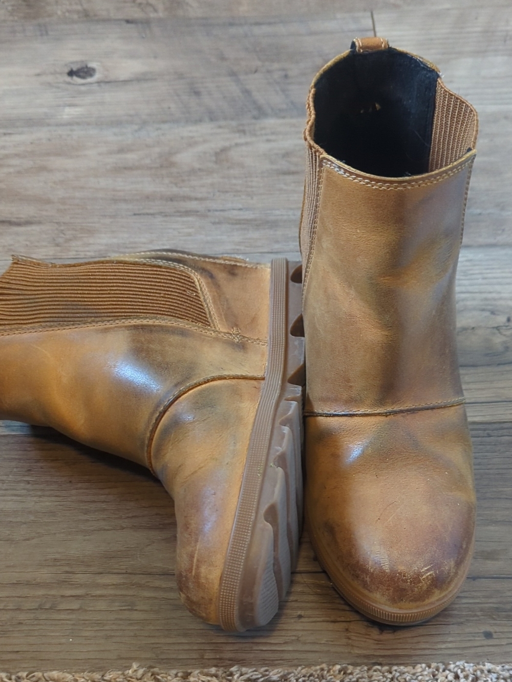 Women Sorel Tan Chelsea Boots - Casual Slip-On Ankle Boots
